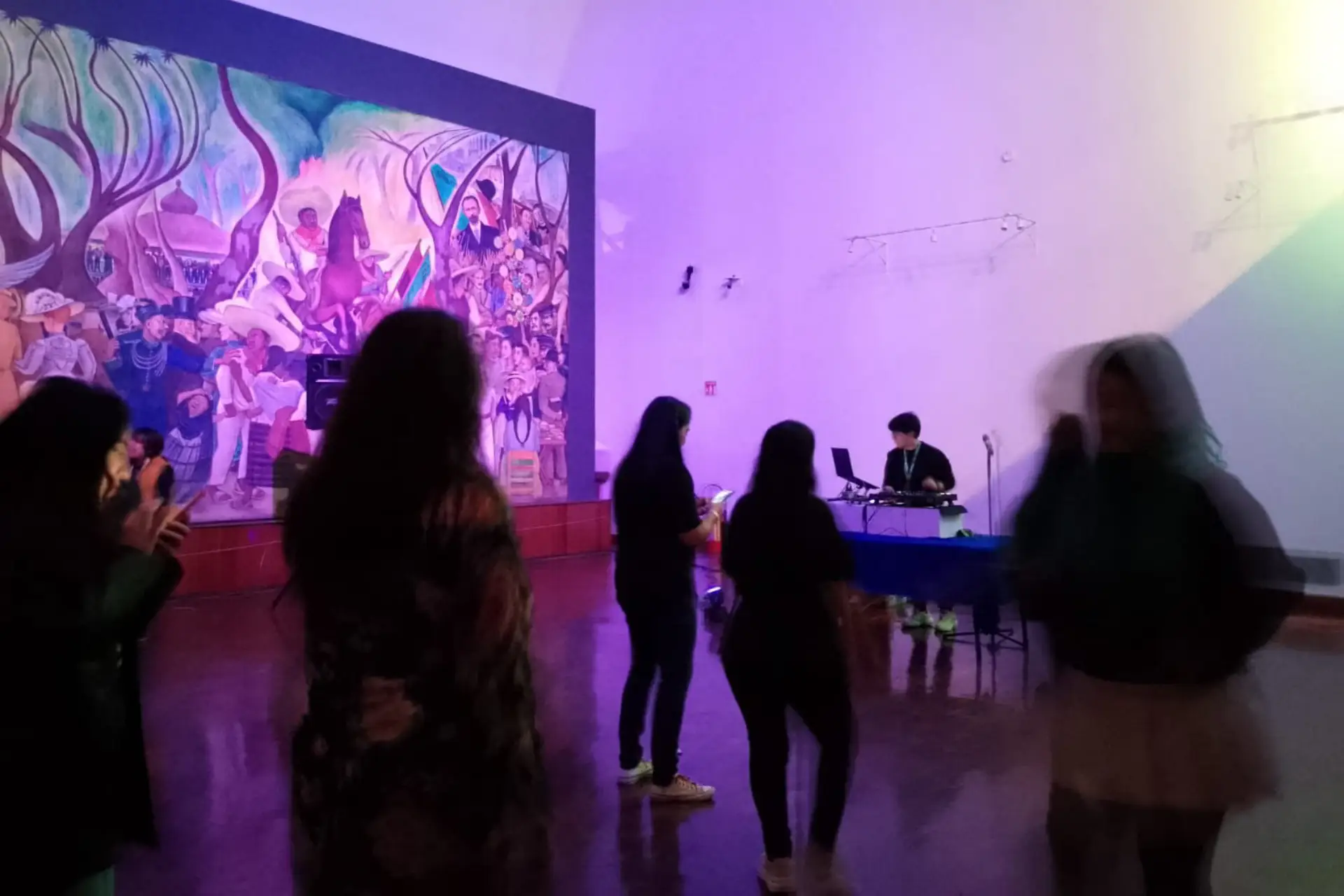 Ágora Café y beats de Orgullo en el Museo Mural Diego Rivera